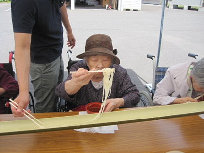 流しそうめん